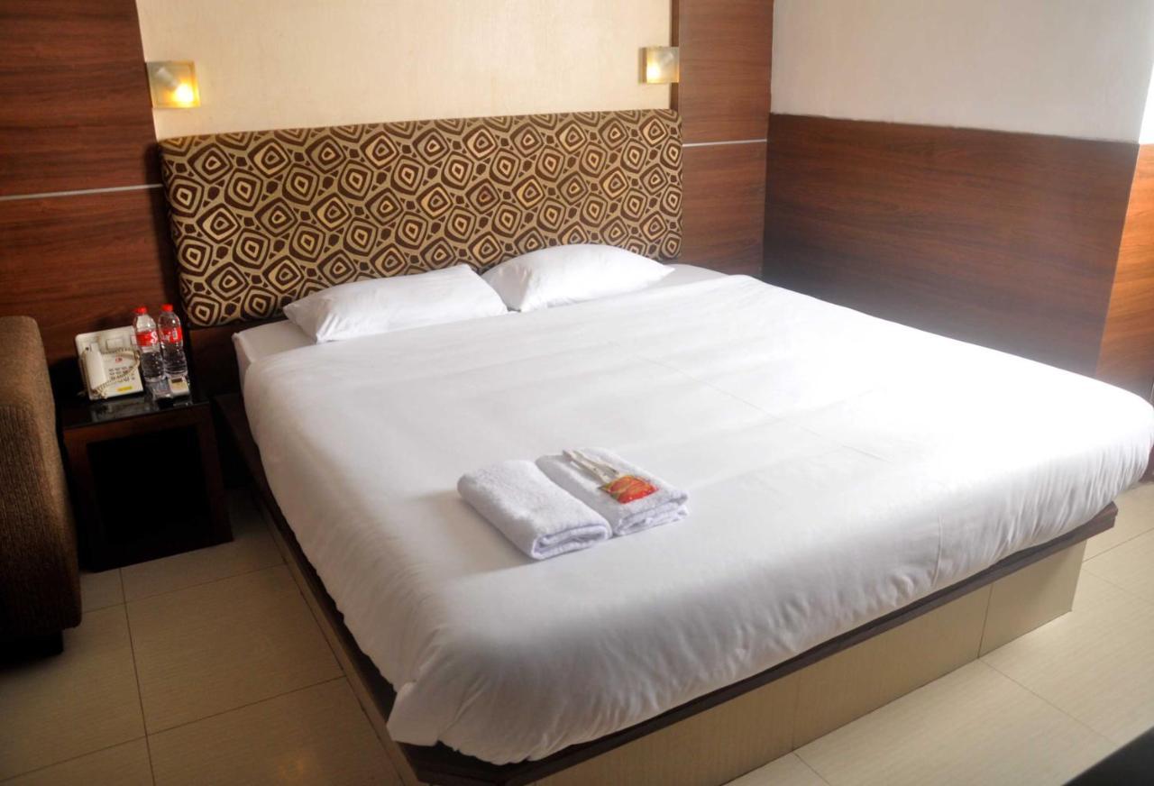 Hotel Ams Penthouse Jakarta Exterior foto